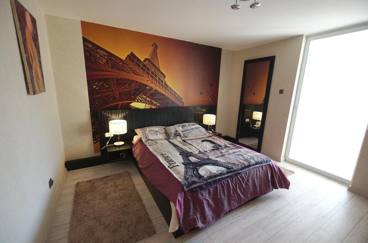 5 Apartshotel Faleza Galati Buitenkant foto
